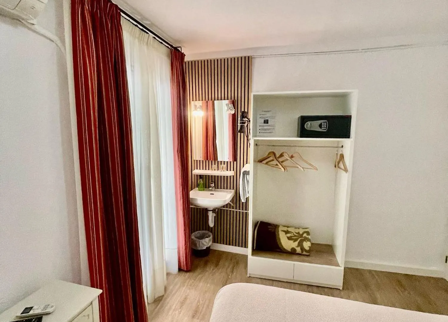 Affittacamere Pension Zurita Granada Spagna