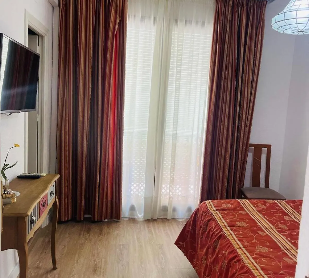 Pension Zurita Гранада 0*,